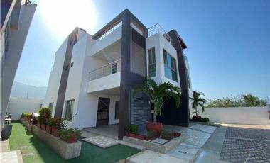 Casa de lujo cerca del mar en exclusivo sector de santa Marta