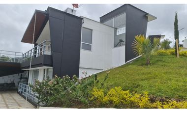 VENDO CASA DUPLEX  EN GUATAPE