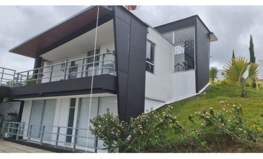 VENDO CASA DUPLEX  EN GUATAPE