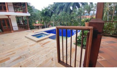 Venta de casaquinta de 2113 M2 en 2900 mill en Anapoima Cund, COL.