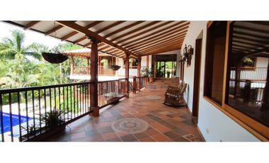 Venta de casaquinta de 2113 M2 en 2900 mill en Anapoima Cund, COL.