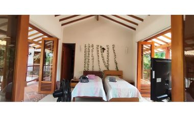 Venta de casaquinta de 2113 M2 en 2900 mill en Anapoima Cund, COL.