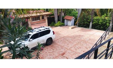 Venta de casaquinta de 2113 M2 en 2900 mill en Anapoima Cund, COL.