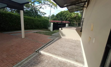 VENTA DE CASA CAMPESTRE DE 1100 M2 EN 650 MILL EN LA MESA CUND