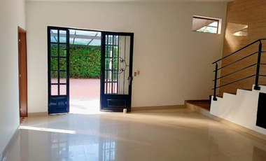 VENTA DE CASA CAMPESTRE DE 1100 M2 EN 650 MILL EN LA MESA CUND