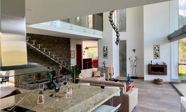 Hermosa casa moderna en El Carmen de Viboral