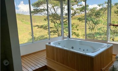 Hermosa casa moderna en El Carmen de Viboral