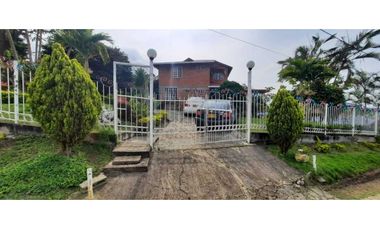 Vendo finca casa de campo  yumbo vereda Santa Inés  antes de la cumbre