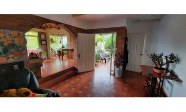 Vendo finca casa de campo  yumbo vereda Santa Inés  antes de la cumbre