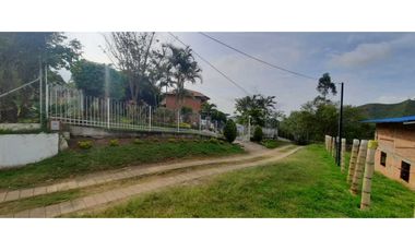 Vendo finca casa de campo  yumbo vereda Santa Inés  antes de la cumbre