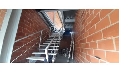 Arriendo Bodega La America