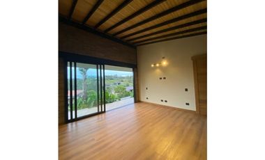 Venta de casa en el retiro