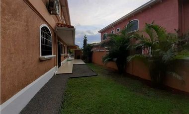 ALQUILER DE CASA EN CLAYTON VILLAGE