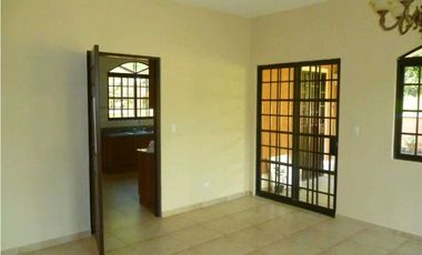 ALQUILER DE CASA EN CLAYTON VILLAGE