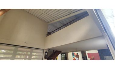 CASA CAMPESTRE URBANA DE 748 M2 EN 799 MILL EN LA MESA CUND