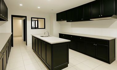 SE VENDE ESPACIOSA CASA CON PISCINA EN ALBROOK
