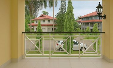 SE VENDE ESPACIOSA CASA CON PISCINA EN ALBROOK