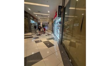 EL DORADO MALL / 130 M / PISO MEDIO / DIVISIONES / AIRE CENTRAL