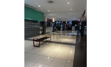 EL DORADO MALL / 130 M / PISO MEDIO / DIVISIONES / AIRE CENTRAL