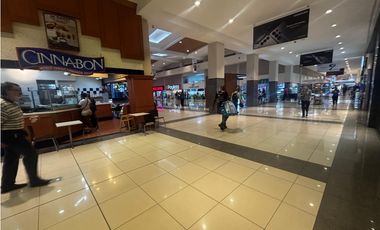 EL DORADO MALL / 130 M / PISO MEDIO / DIVISIONES / AIRE CENTRAL