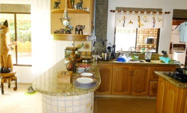 CASA PARA LA VENTA LOMA DEL ESMERALDAL