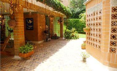 CASA PARA LA VENTA LOMA DEL ESMERALDAL