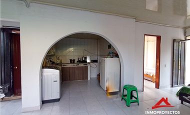 Casa comercial esquinera cerca al Parque de Cuba, Pereira