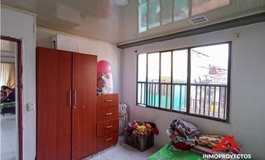 Casa comercial esquinera cerca al Parque de Cuba, Pereira