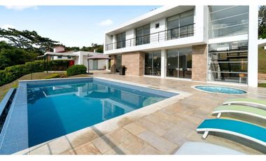 Casa en Venta - Permuta - Silvania