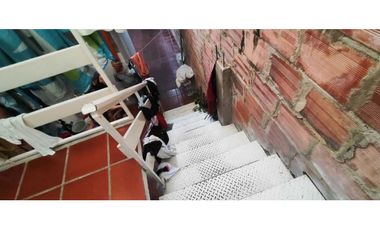 VENTA DE CASA URBANA DE 137 M2 EN 450 MILL EN LA MESA CUND