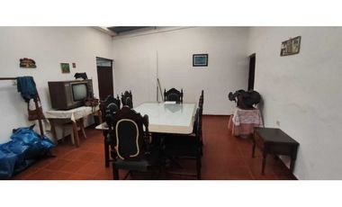 VENTA DE CASA URBANA DE 137 M2 EN 450 MILL EN LA MESA CUND