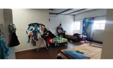 VENTA DE CASA URBANA DE 137 M2 EN 450 MILL EN LA MESA CUND