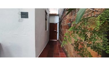 VENTA DE CASA URBANA DE 137 M2 EN 450 MILL EN LA MESA CUND