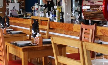 Se arrienda excelente Local Comercial