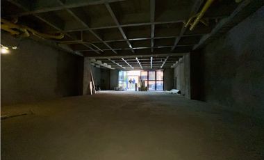 SE ARRIENDA LOCAL EN LAURELES SECTOR AV BOLIVARIANA