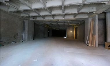 SE ARRIENDA LOCAL EN LAURELES SECTOR AV BOLIVARIANA