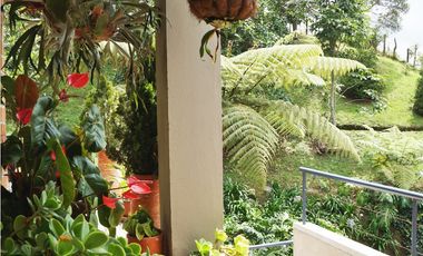 Venta casa en Alto del Escobero, Envigado 4 alcobas  Terraza y estudio