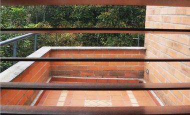 Venta casa en Alto del Escobero, Envigado 4 alcobas  Terraza y estudio