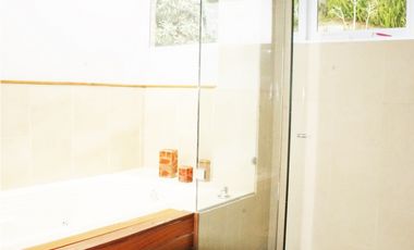 Venta casa en Alto del Escobero, Envigado 4 alcobas  Terraza y estudio