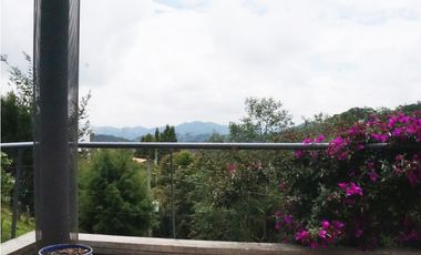 Venta casa en Alto del Escobero, Envigado 4 alcobas  Terraza y estudio
