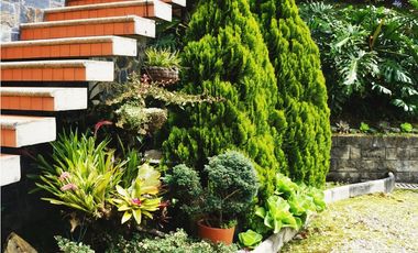 Venta casa en Alto del Escobero, Envigado 4 alcobas  Terraza y estudio