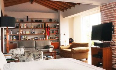 Venta casa en Alto del Escobero, Envigado 4 alcobas  Terraza y estudio