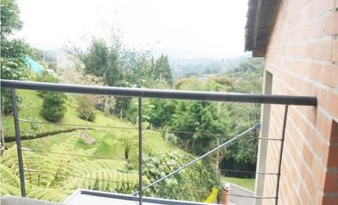 Venta casa en Alto del Escobero, Envigado 4 alcobas  Terraza y estudio