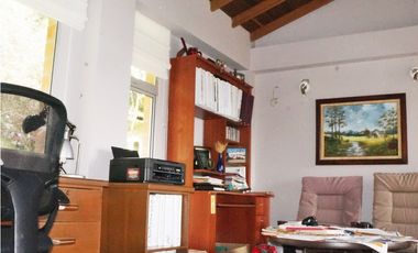 Venta casa en Alto del Escobero, Envigado 4 alcobas  Terraza y estudio