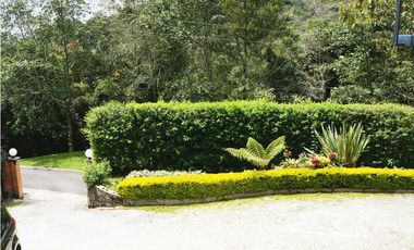 Venta casa en Alto del Escobero, Envigado 4 alcobas  Terraza y estudio