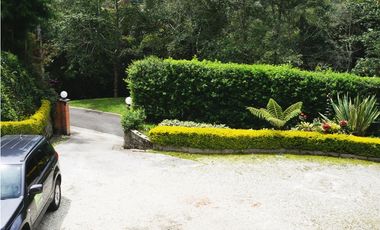 Venta casa en Alto del Escobero, Envigado 4 alcobas  Terraza y estudio