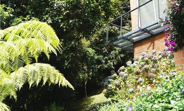 Venta casa en Alto del Escobero, Envigado 4 alcobas  Terraza y estudio