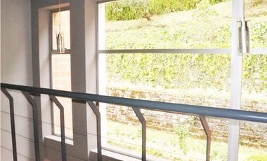 Venta casa en Alto del Escobero, Envigado 4 alcobas  Terraza y estudio