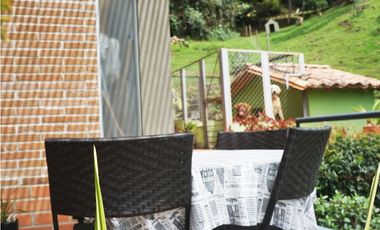 Venta casa en Alto del Escobero, Envigado 4 alcobas  Terraza y estudio