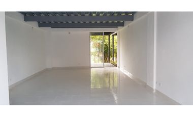 LOCAL COMERCIAL EN LLANOGRANDE